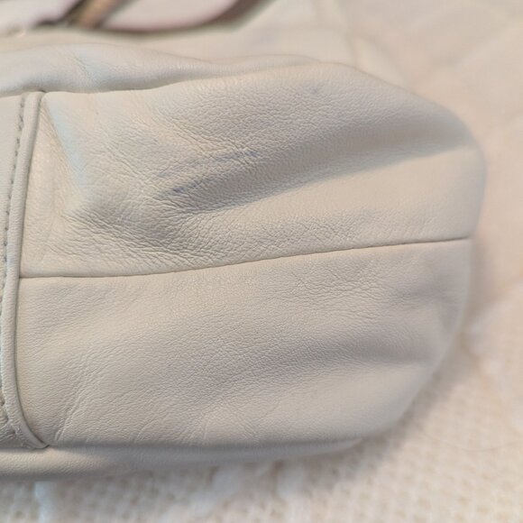 Coach F17219 Soho Lynn Ivory White & Gold Leather Hobo Shoulder Bag Purse - Picture 15 of 16
